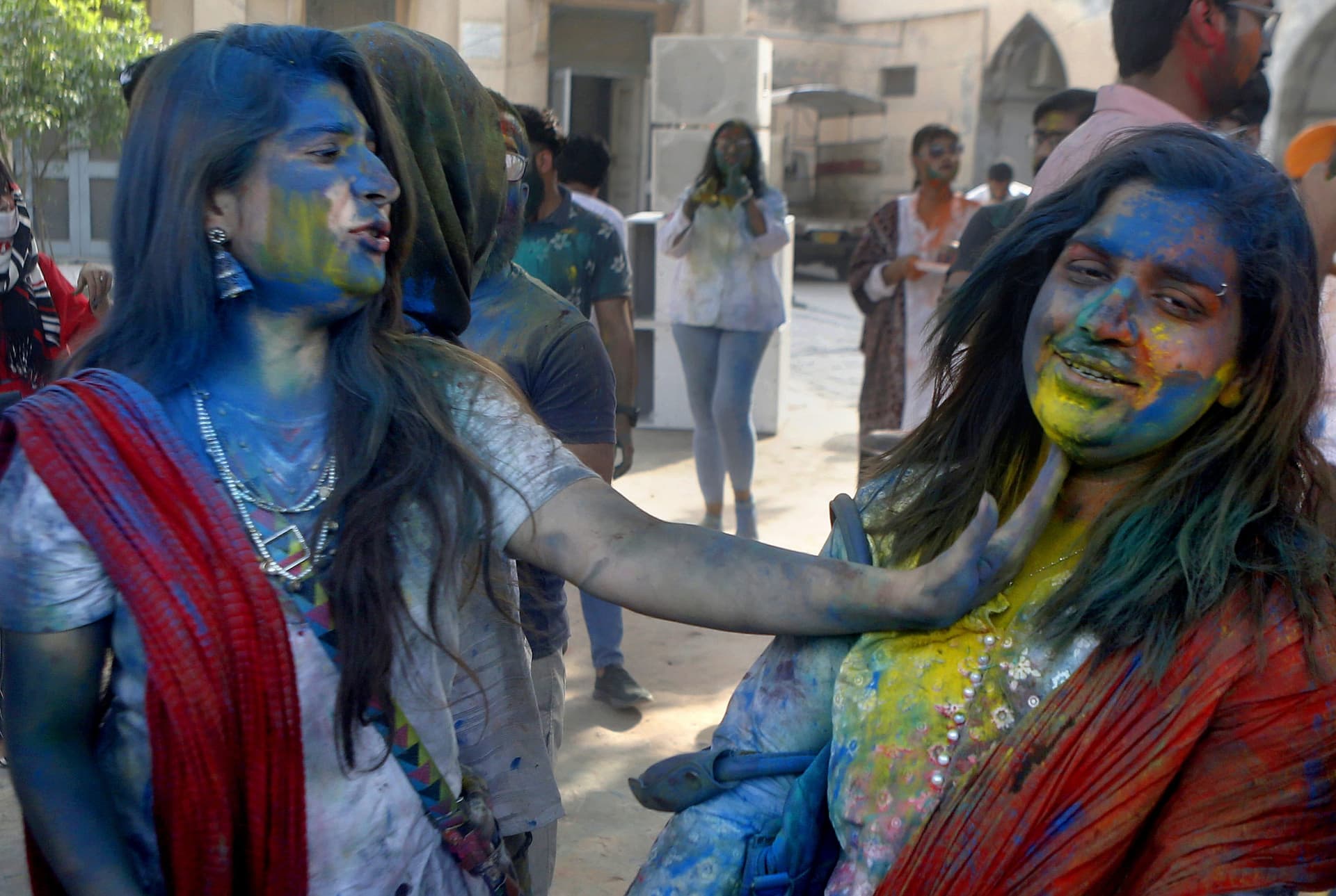 Holi Guidelines 2021: दिल्ली, यूपी से लेकर बिहार-झारखंड तक… होली की खुमारी में डूबने से पहले अपने शहर की गाइडलाइंस जान लीजिए