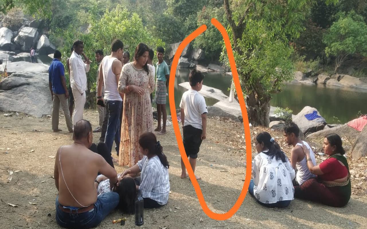 झारखंड : हुंडरू फॉल में पर्यटक मित्रों ने हजारीबाग के एक परिवार को उजड़ने से बचाया, जानें कैसे
