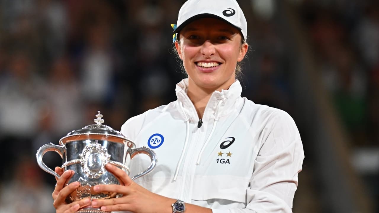 French Open: इगा स्वियातेक ने रचा इतिहास, तीसरी बार फ्रेंच ओपन का खिताब किया अपने नाम