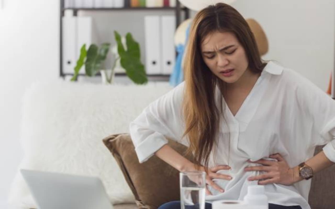 पीरियड के मुश्किल दिनों में दर्द और ऐंठन कम करने के आयुर्वेदिक उपाय