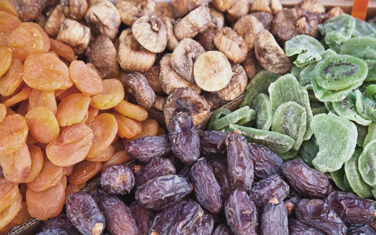 Health Tips: इन ड्राई फुट्स का सेवन करेगा कब्ज की समस्या को छूमंतर