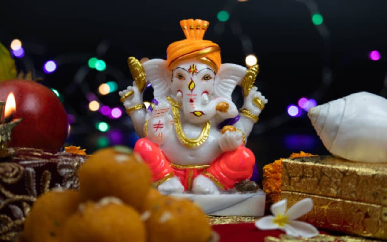 Ganesh Visarjan 2024: घर पर ऐसे करें गणेश विसर्जन, बरसेगी गणपति बप्पा की कृपा
