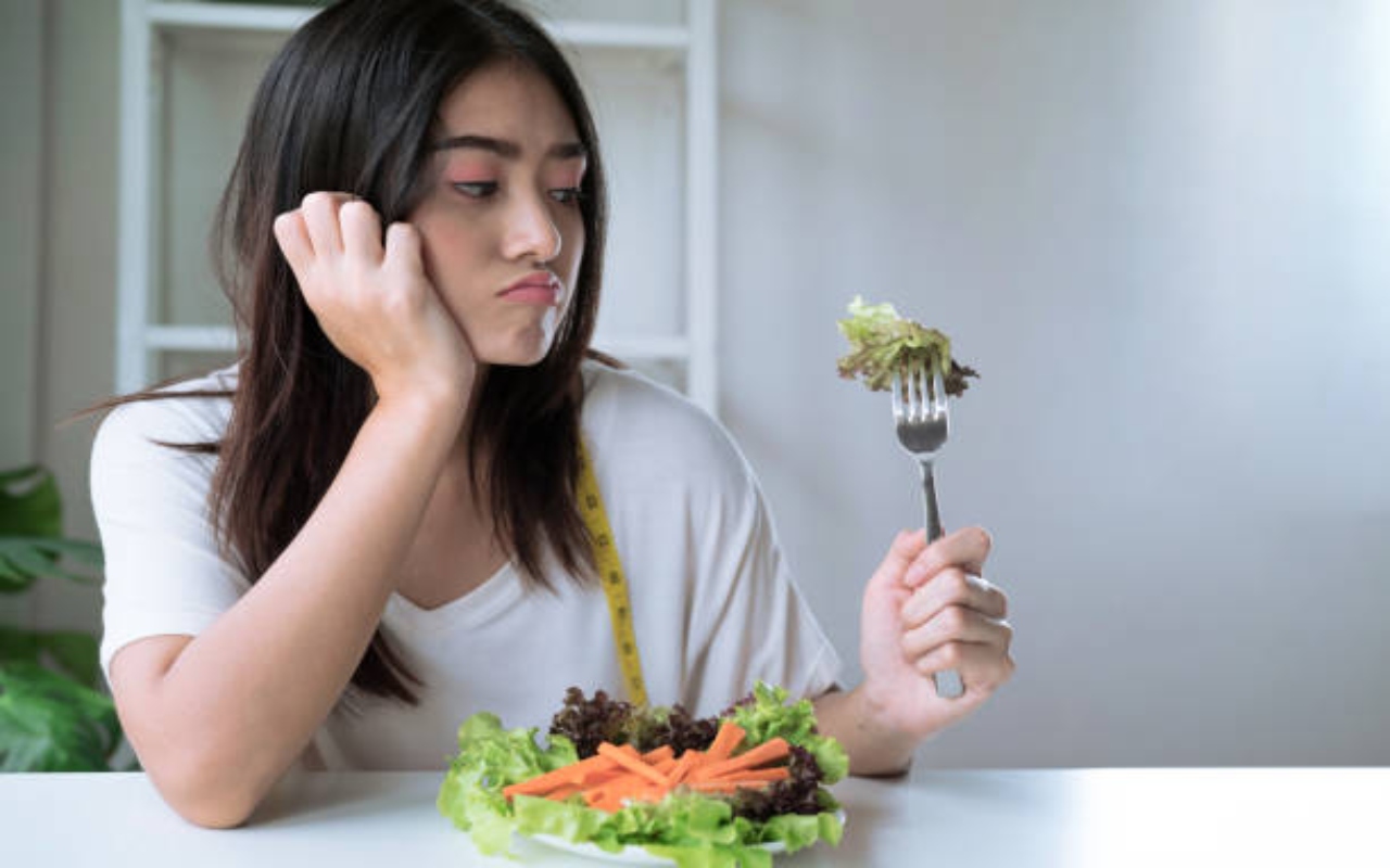 Weight loss के लिए खाना छोड़ने से पहले जानिए और कई मिथक,जिसपर आंख मूंद आप करते हैं भरोसा