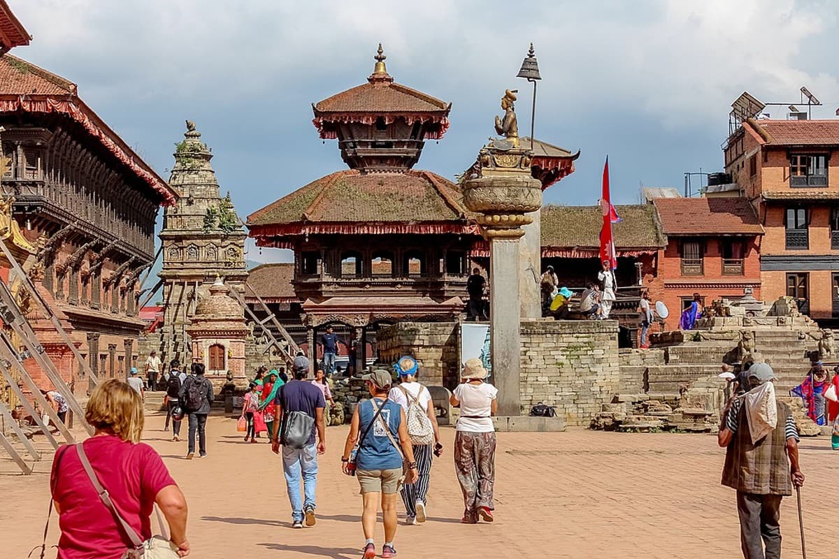 Nepal Tour: फरवरी 2024 में फ्रेंड्स के साथ बना रहे हैं नेपाल घूमने का प्लान, तो IRCTC के इस पैकेज को करें बुक