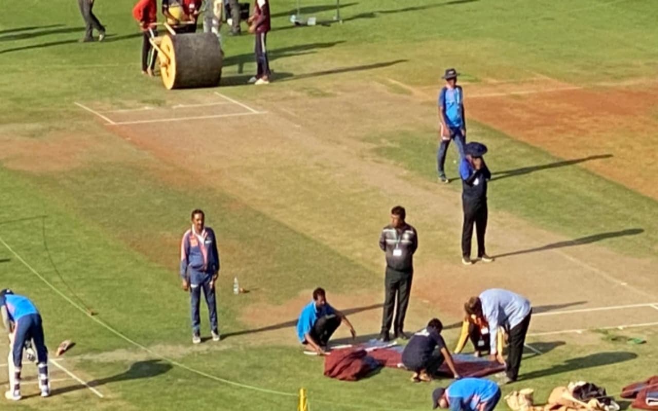 IND vs AUS: इंदौर की पिच पर पूर्व दिग्गजों ने उठाए सवाल, मिल सकती है ‘औसत से कमतर’ की रेटिंग