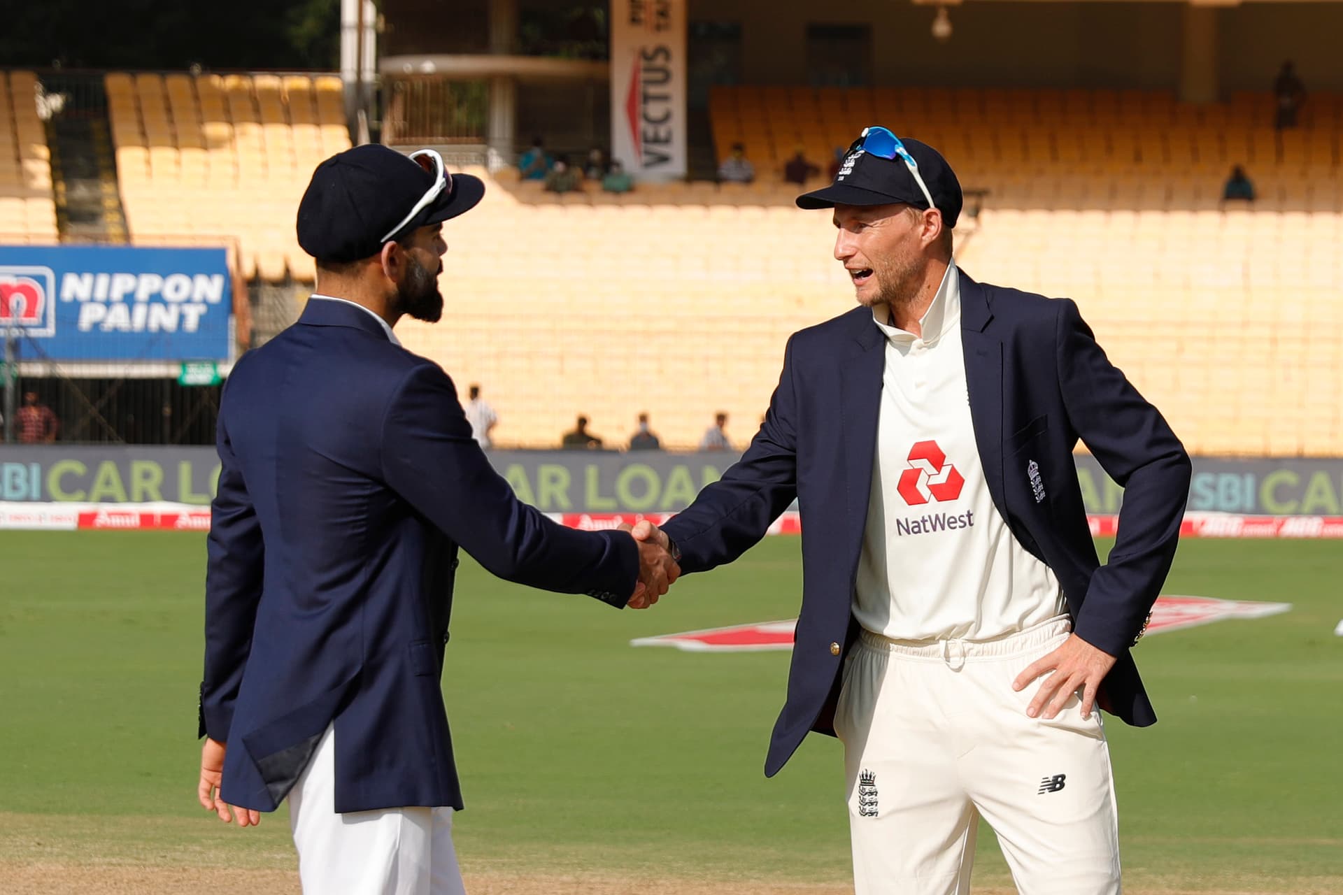 IND VS ENG 2nd Test Match: पहली पारी में 134 रन पर इंग्लैंड ढेर, भारत ने बनाये एक विकेट पर 54 रन