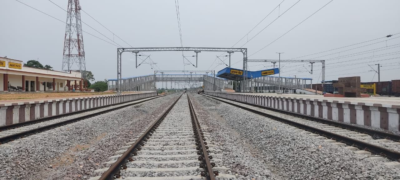 Trains Cancelled: टाटानगर से गुजरने वाली 18 ट्रेनें 15 नवंबर तक रद्द, कई डायवर्ट, देखें लिस्ट