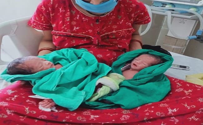 कोरोना पॉजिटिव महिला ने दिया दो जुड़वा बेटों को जन्म, मां और बच्चे दोनों स्वस्थ