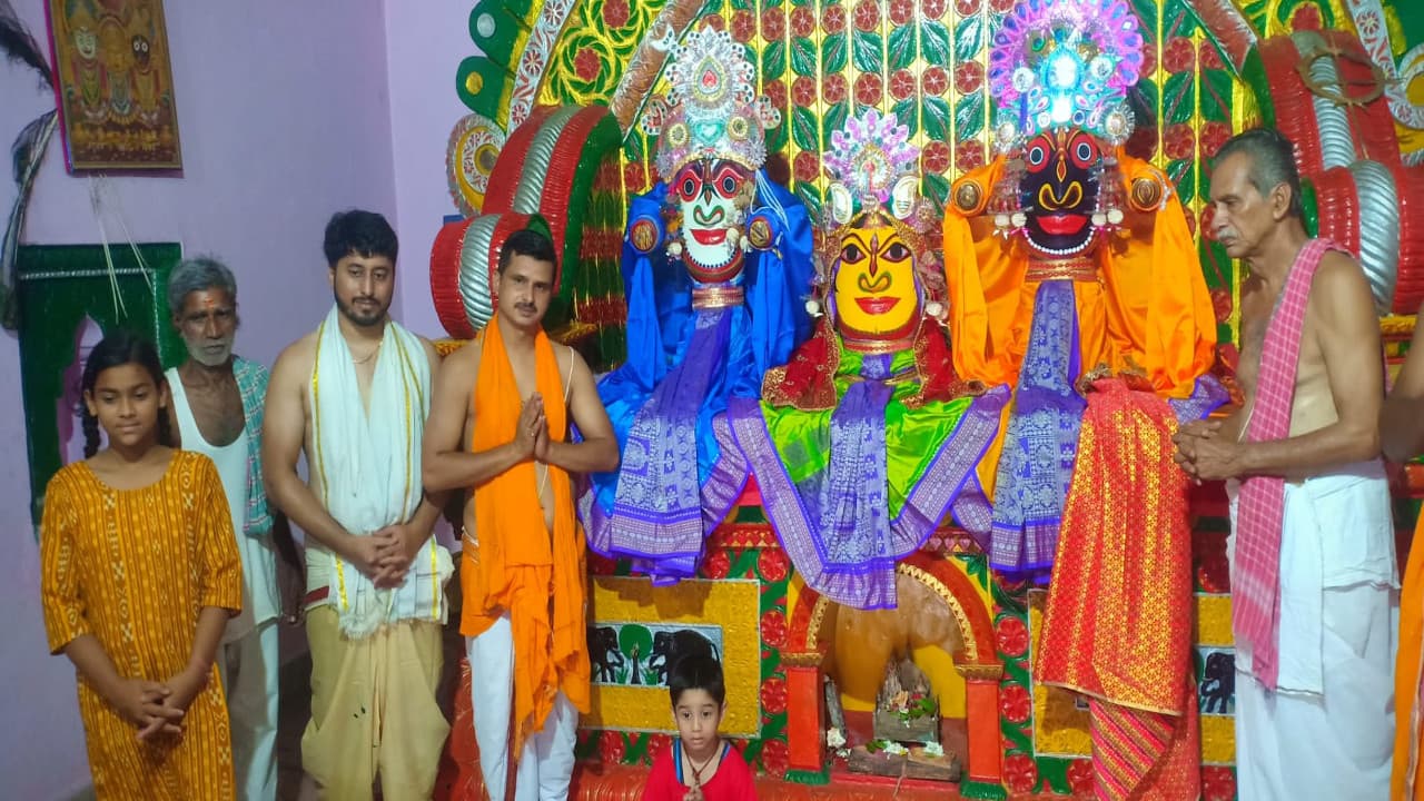 जगन्नाथपुरी के तर्ज पर निकलेगी सरायकेला-खरसावां में रथयात्रा, ‘राजा’ लगाएंगे झाड़ू, तब रवाना होगा रथ
