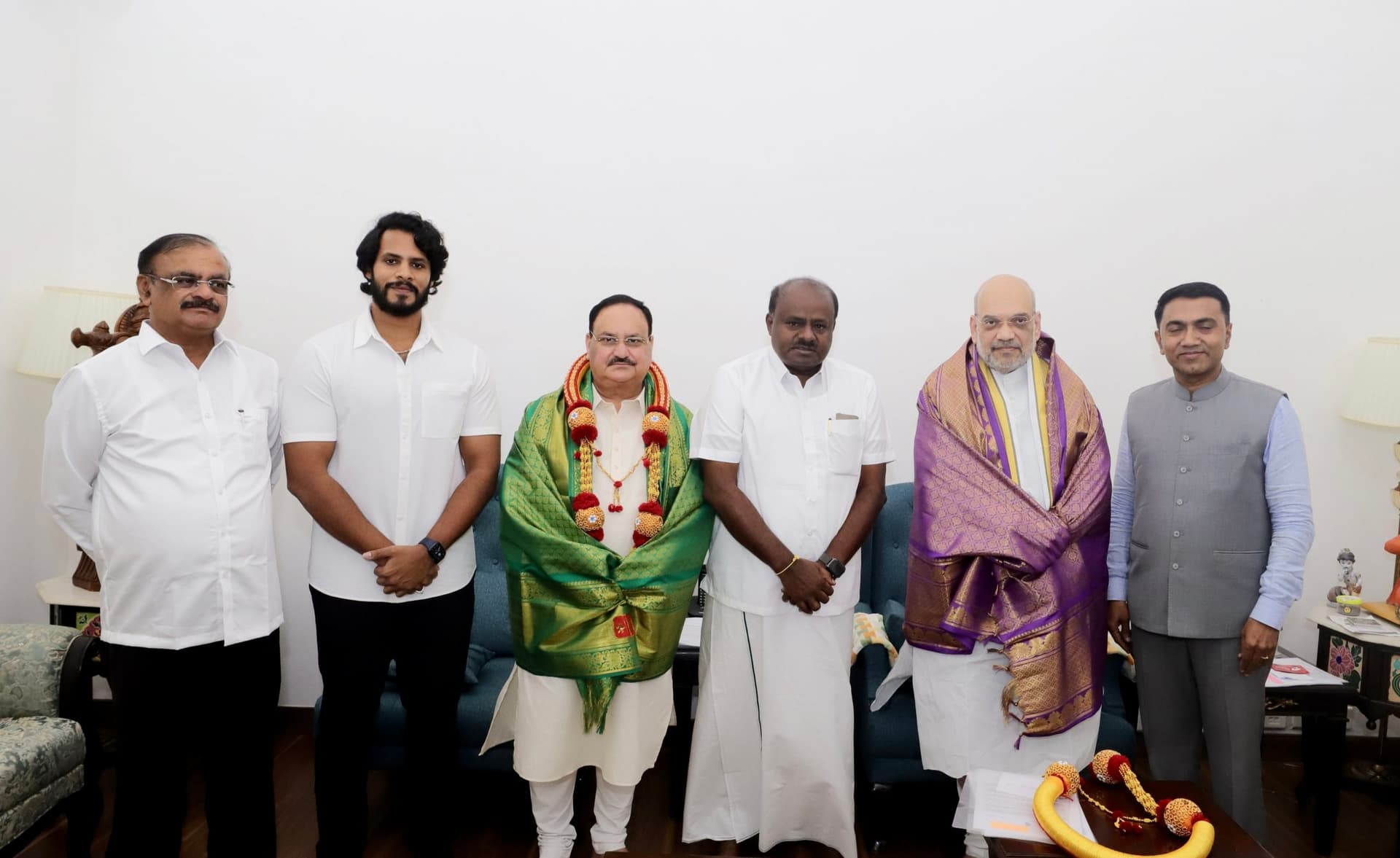 Karnataka Politics : बीजेपी-जेडीएस गठबंधन से किसका फायदा? NDA में शामिल हुई JDS