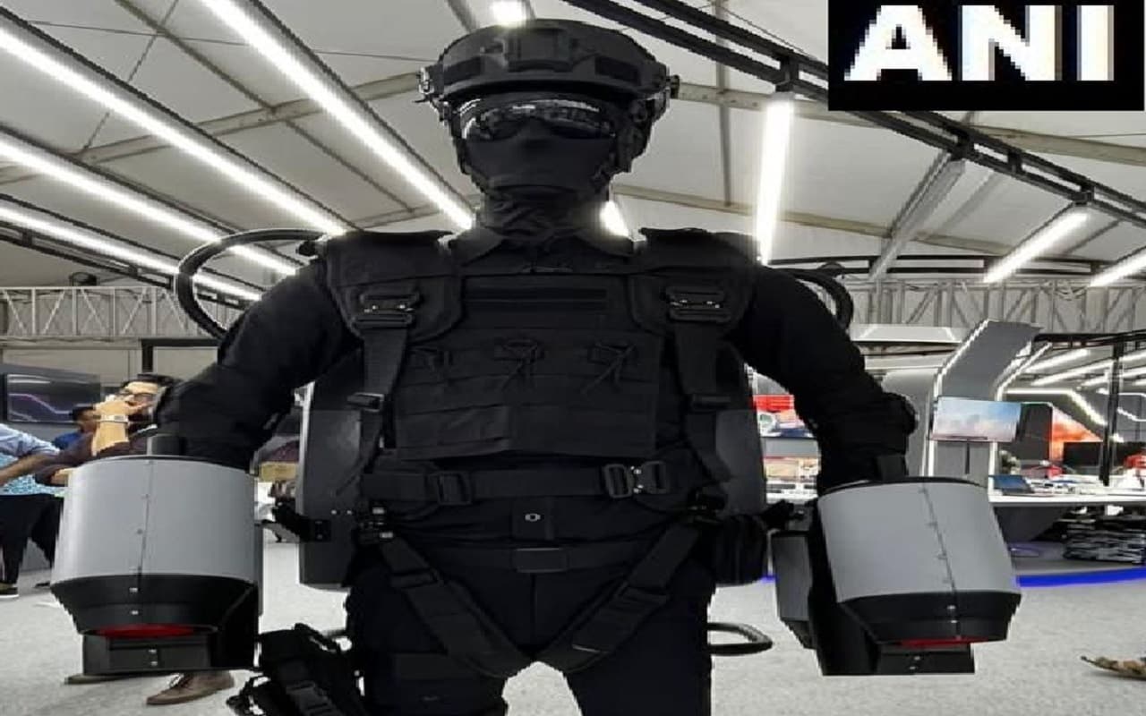 Jet Pack: चीन-पाकिस्तान की अब खैर नहीं, 50 KM की रफ्तार से उड़कर दुश्मनों के छक्के छुड़ायेंगे भारतीय सैनिक