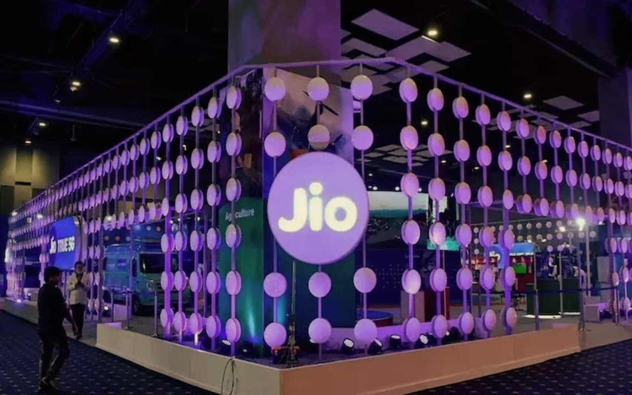 Jio Recharge Plan: एक साल तक रिचार्ज के टेंशन से छुटकारा, जियो का सबसे अफोर्डेबल प्लान,जानें क्या है बेनिफिट्स