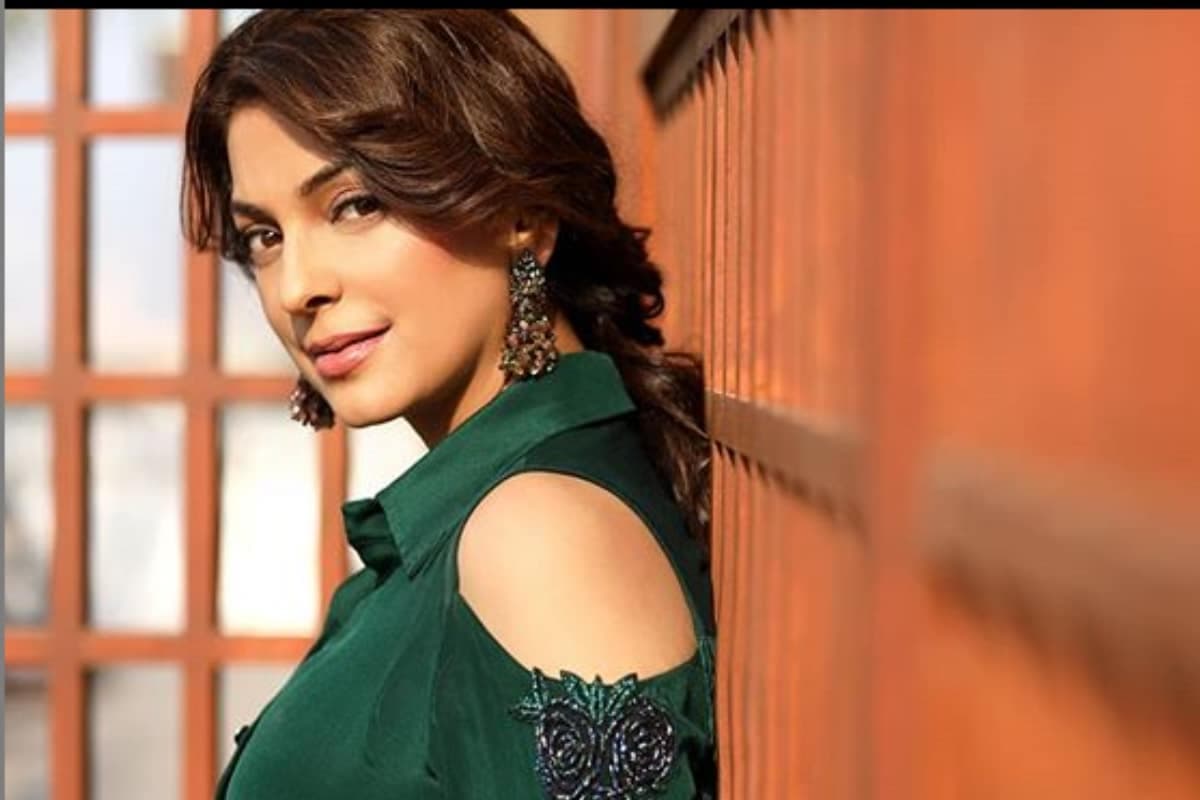Juhi Chawla ने खटखटाया अदालत का दरवाजा, भारत में 5जी टेक्नोलॉजी के खिलाफ दायर किया मुकदमा