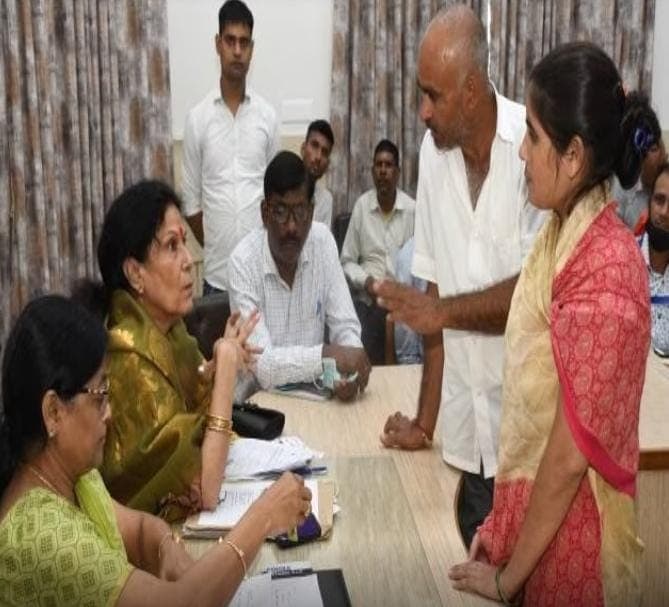 Kanpur news : थानों में दर्ज हो रहे महिला उत्पीड़न के फर्जी मुकदमे, महिला आयोग का पुलिस पर गंभीर आरोप