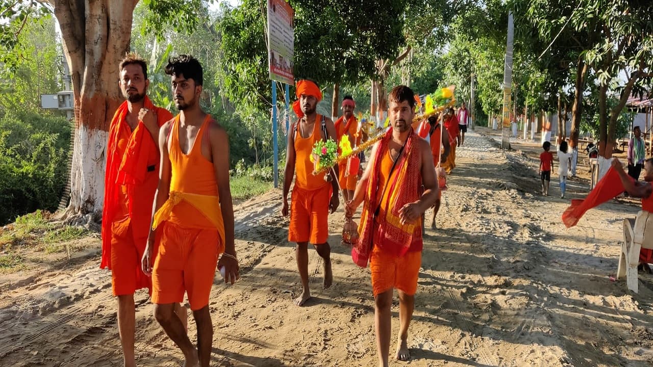 श्रावणी मेला : बिहार में कांवर यात्रा को लेकर कई रास्ते किए गए बंद, वैकल्पिक मार्गों से जाएंगी गाड़ियां श्रावणी मेला : बिहार में कांवर यात्रा को लेकर कई रास्ते किए गए बंद, वैकल्पिक मार्गों से जाएंगी गाड़ियां
