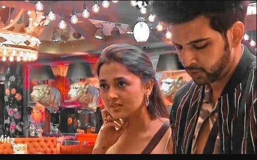 Bigg Boss 15 : करण कुंद्रा ने देर रात अकासा को बताया, घर की इस हसीना पर है क्रश, VIDEO