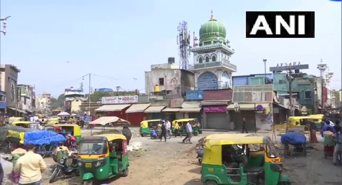 Hijab Row: हिजाब विवाद में मुस्लिम संगठनों का आज कर्नाटक बंद, हाईकोर्ट के फैसले का विरोध Hijab Row: हिजाब विवाद में मुस्लिम संगठनों का आज कर्नाटक बंद, हाईकोर्ट के फैसले का विरोध