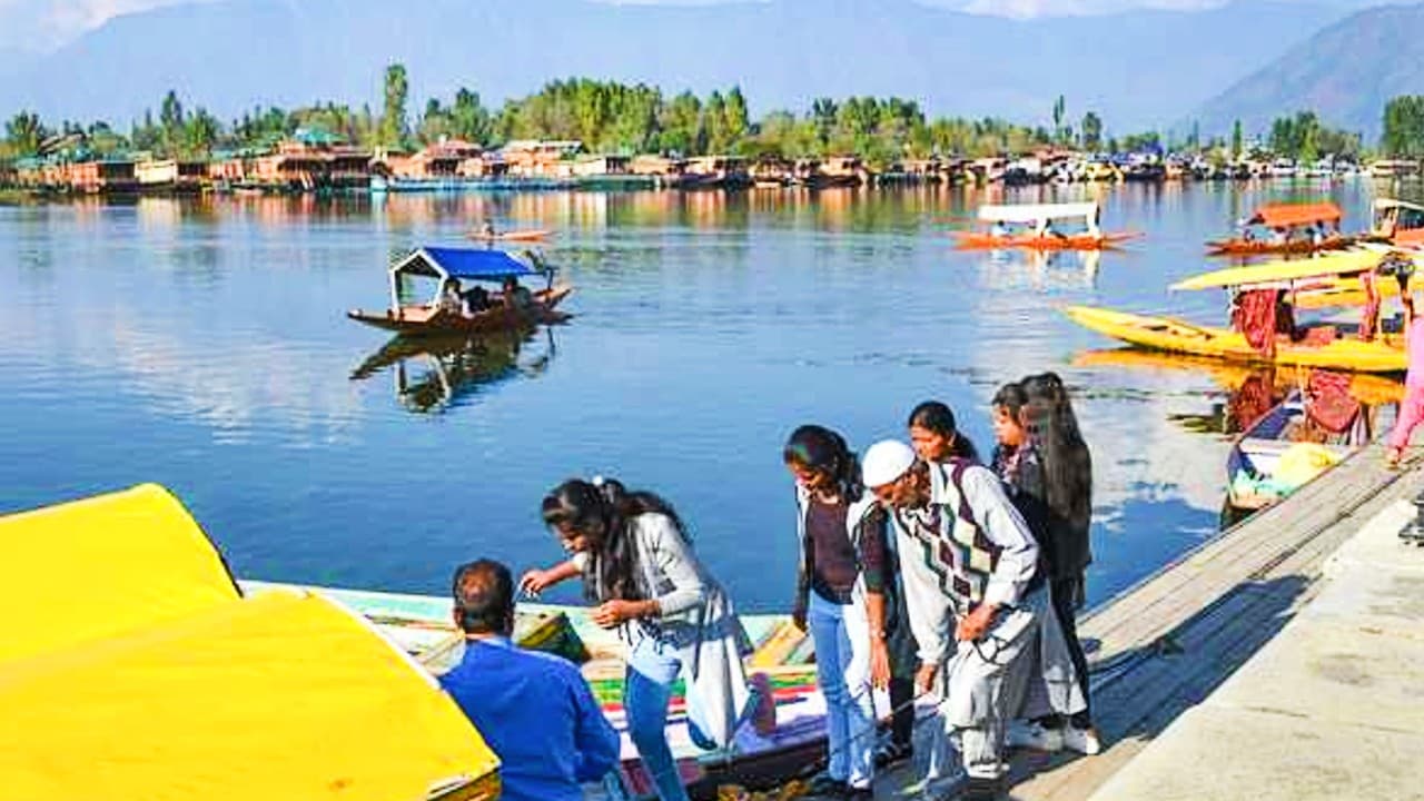 कश्मीरी पंडितों की तरह अब राजपूतों को भी करना पड़ेगा घाटी से पलायन! चालक की मौत के बाद समुदाय स्तब्ध