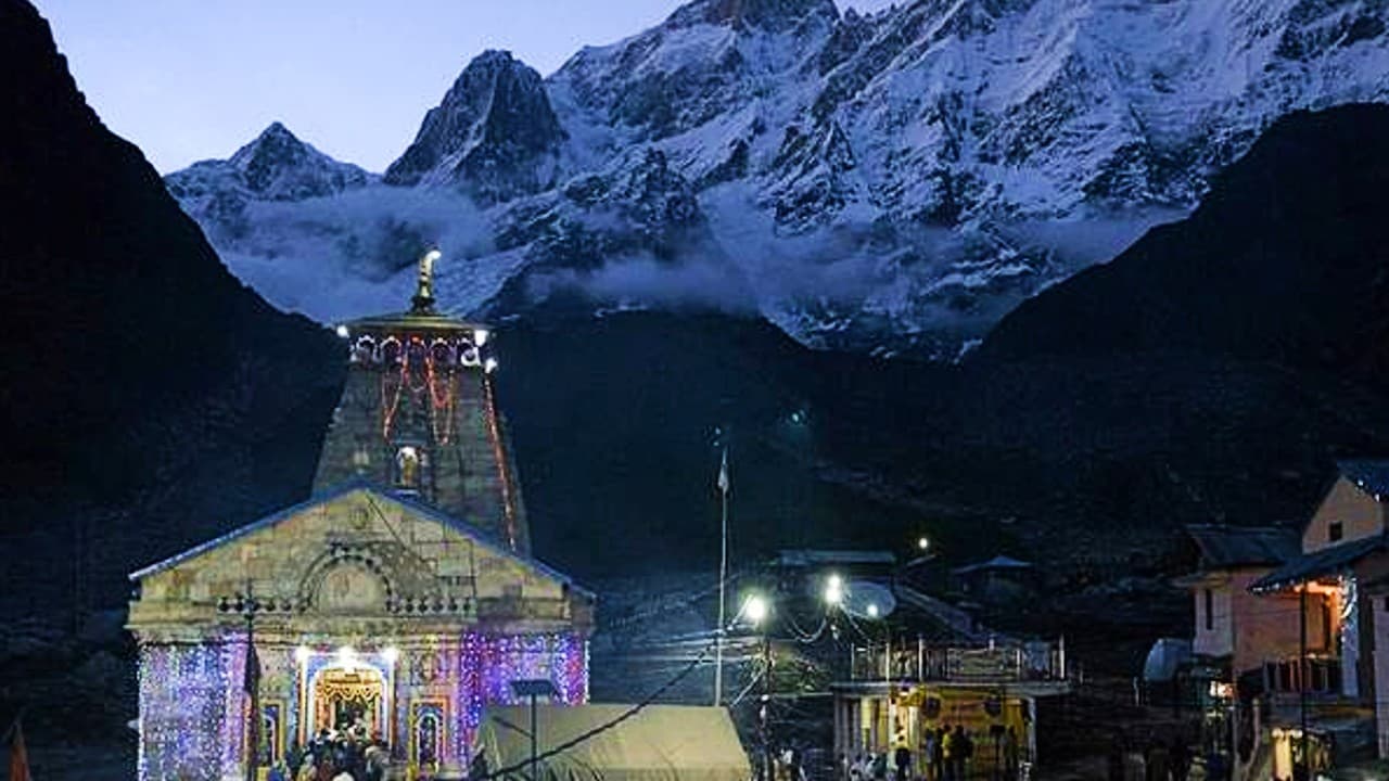उत्तराखंड में मूसलाधार बारिश के ऑरेंज अलर्ट के बाद केदारनाथ की यात्रा रोकी गयी