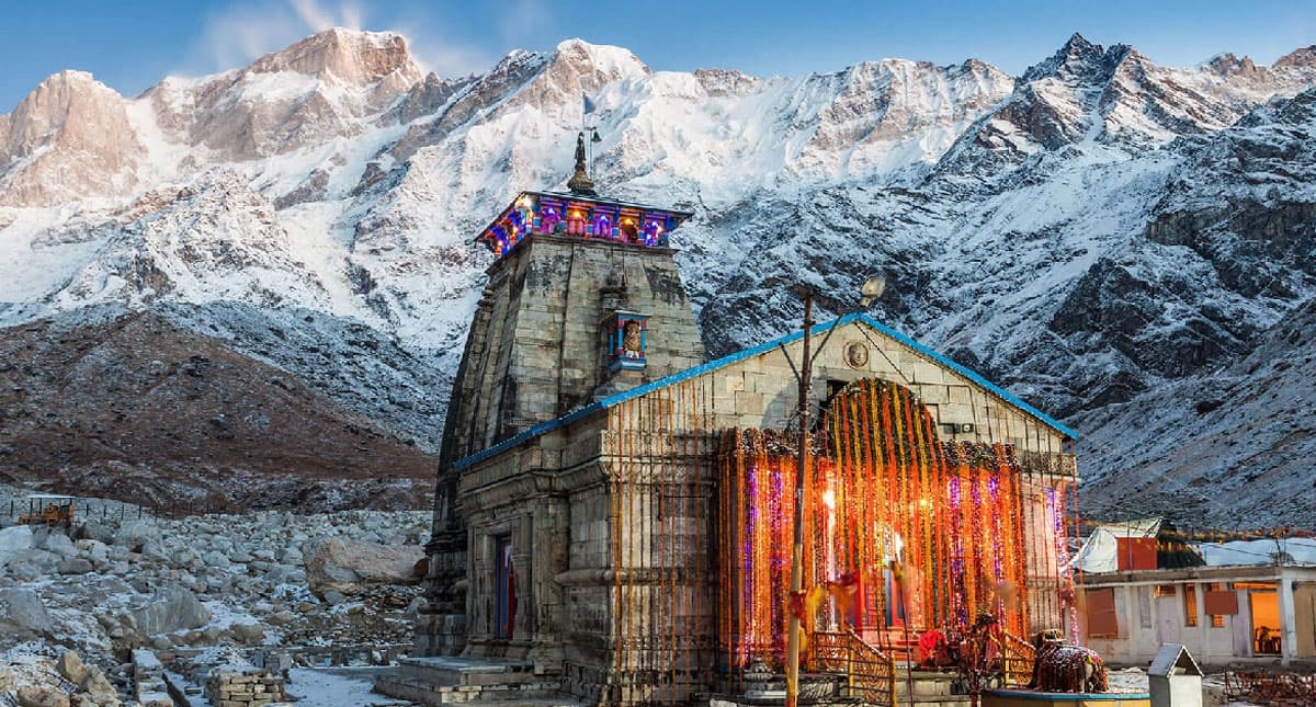 Kedarnath Door Opening: केदारनाथ धाम के कपाट खुले, मंदिर में उमड़ा श्रद्धालुओं का सैलाब