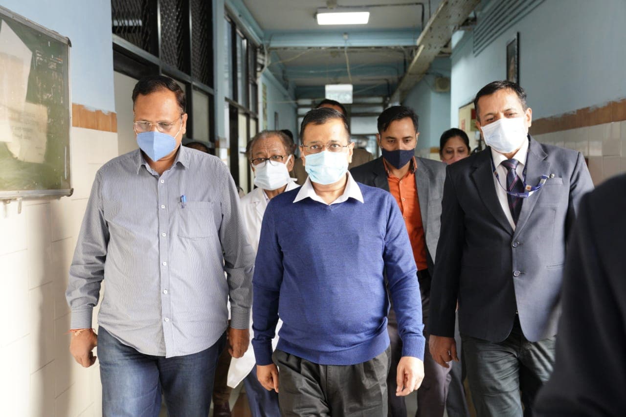 Delhi Coronavirus: दिल्ली को फिर डरा रहा कोरोना, 24 घंटों में 131 मौतें, केजरीवाल आज करेंगे सर्वदलीय बैठक, पढ़ें अन्य राज्यों का हाल