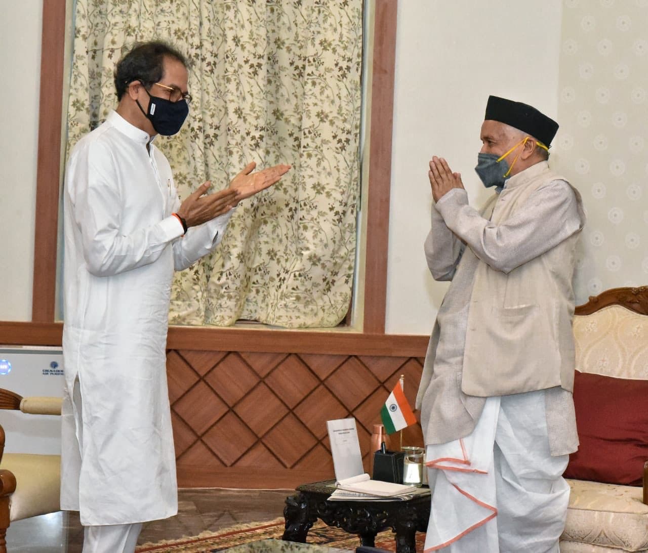 ‘राजभवन की तोपें जंग लगी हुई है’ महाराष्ट्र के राजनीतिक गतिरोध के बीच शिवसेना का राज्यपाल पर हमला