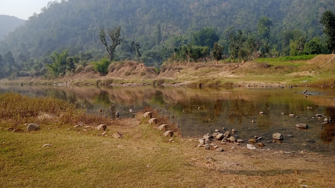 झारखंड का एक गांव है लेबेद, जहां के ग्रामीणों की जिंदगी बारिश में हो जाती है कैद, ये है इनकी पीड़ा