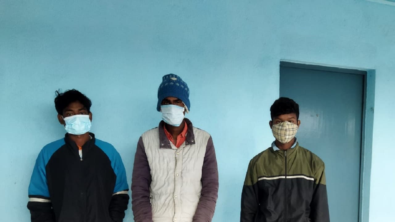 Jharkhand News: लेवी वसूलने पहुंचे 3 पीएलएफआई नक्सली खूंटी से गिरफ्तार, हथियार बरामद