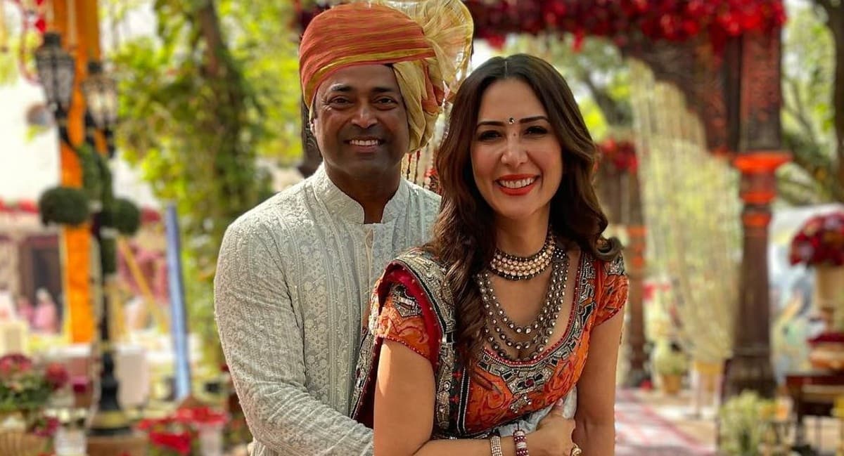 किम शर्मा ट्रेडिशनल आउटफिट में दिखीं बेहद खूबसूरत, लिएंडर पेस संग दिये रोमांटिक पोज, PHOTOS