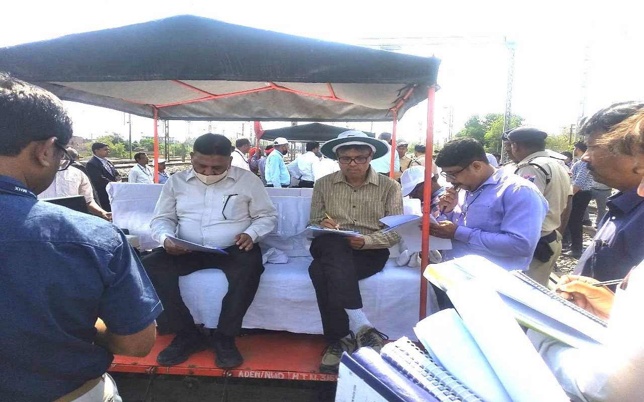 Indian Railways News: कोडरमा-झरही रेलखंड का निर्माण कार्य पूरा, सीआरएस ने किया स्पीड ट्रायल