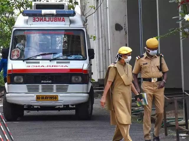 Covid- 19 : कोलकाता में एक डॉक्टर की मौत पर मुख्यमंत्री ममता बनर्जी ने जतायी खेद, कहा- हमने खोया एक सीनियर डॉक्टर