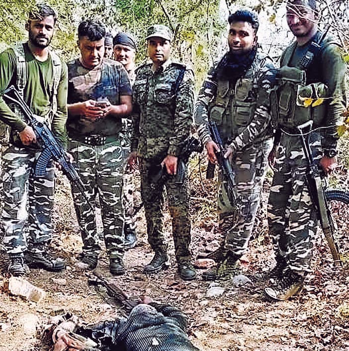 Bihar News: लखीसराय के जंगलों में पुलिस और नक्सलियों के बीच 4 घंटे मुठभेड़, हार्डकोर नक्सली मनसा कोड़ा ढेर