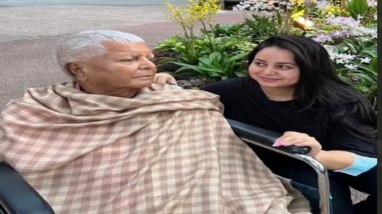 ‘पापा को कुछ हुआ तो छोडूंगी नहीं, दिल्ली की कुर्सी हिला देंगे’ लालू यादव की बेटी रोहिणी का ट्वीट