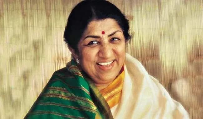 Lata Mangeshkar Birthday : जब इस वजह से लता मंगेशकर सिर्फ पानी पीकर ही गुजार लेती थीं पूरा दिन, जानिए ये किस्सा