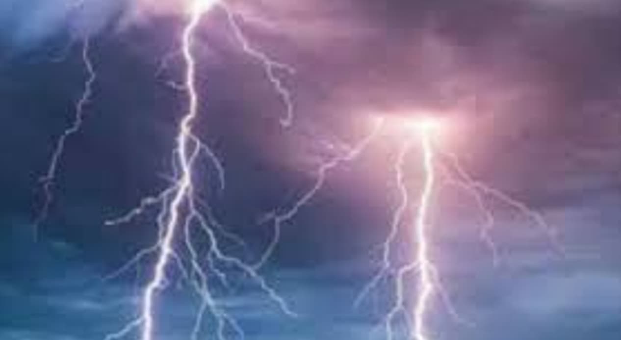 कैमूर में आसमान से बरसी आफत, आकाशीय बिजली की चपेट में आने से किशोरी और महिला की मौत