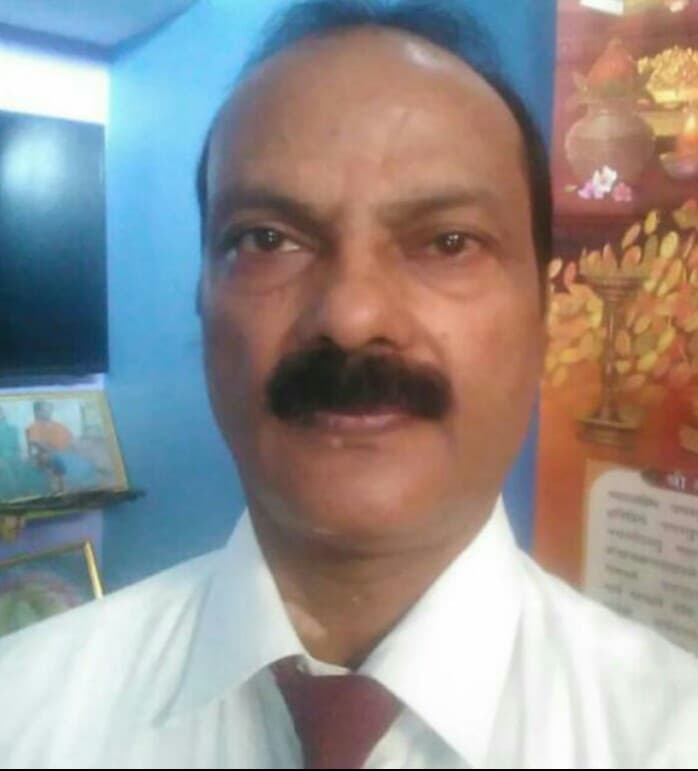 Teachers Day 2020 : राष्ट्रपति से पुरस्कृत लोहरदगा के इस शिक्षक ने गांव-गांव घूम लगायी थी रात्रि पाठशाला, खस्ताहाल स्कूल को दिलाया 5 स्टार का दर्जा