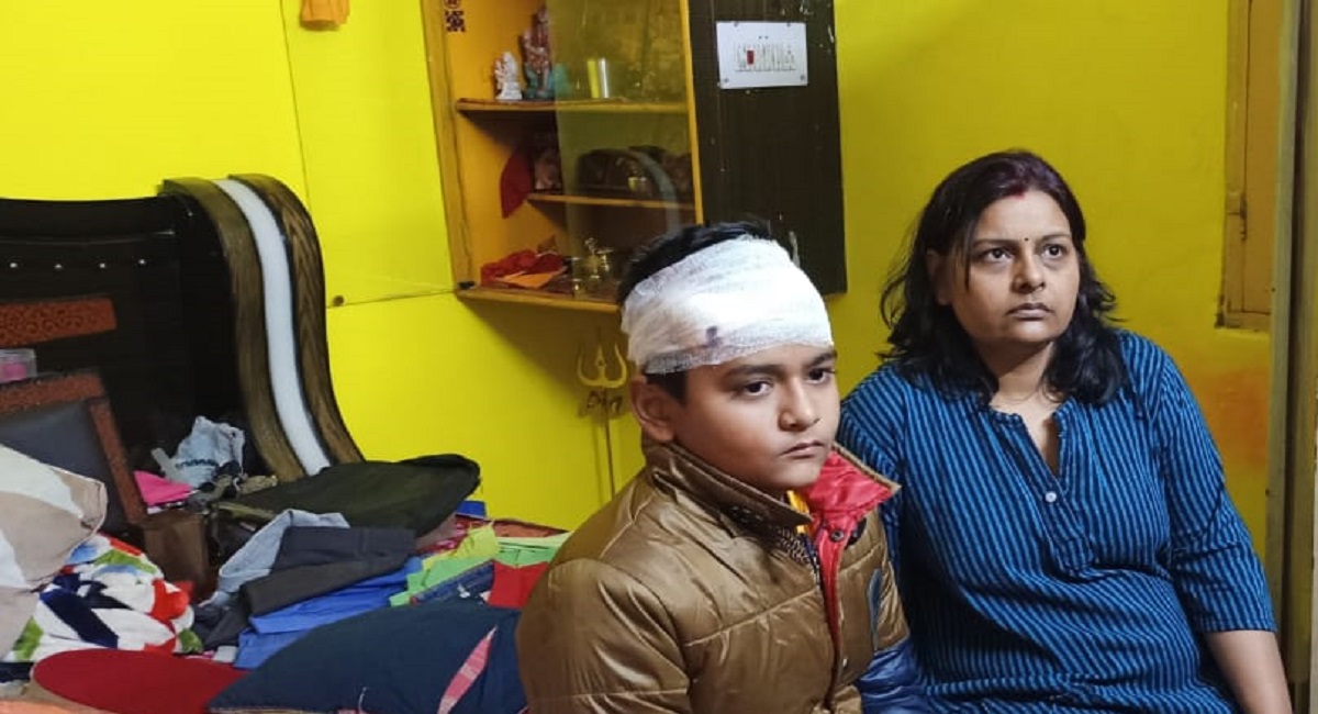 Jharkhand News : हथियार से लैस अपराधियों ने की लूटपाट, गोली मारने की दी धमकी, मारपीट में बच्चा घायल