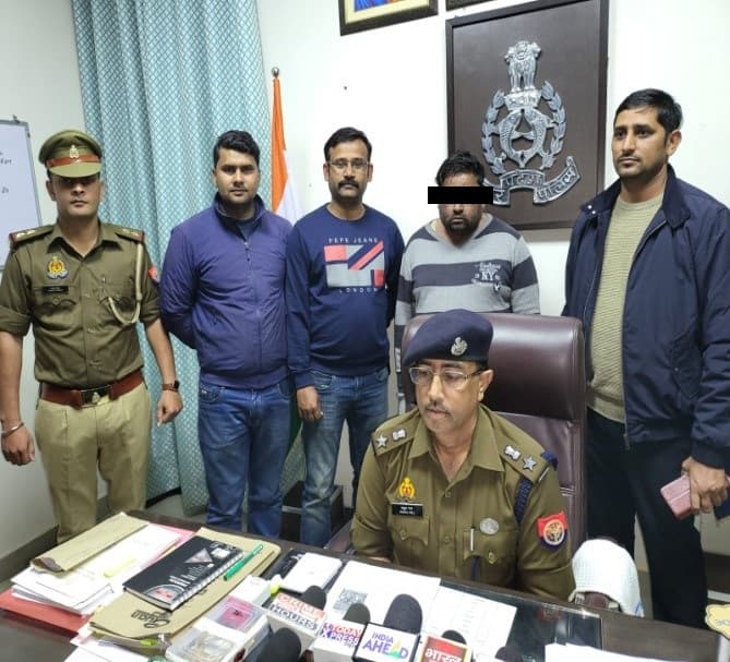 Lucknow Crime: लुलु मॉल में महिला की गाड़ी से 10 लाख के गहने चोरी, इस तरह हुआ वारदात का खुलासा…
