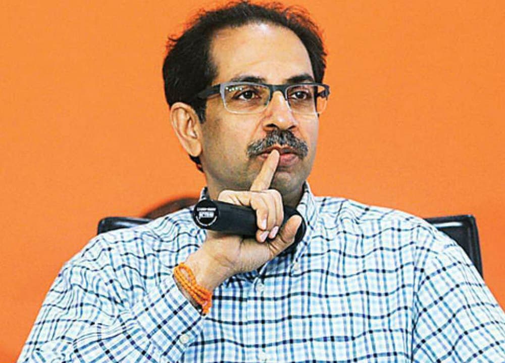 महाराष्ट्र के सीएम का पीएम मोदी पर तंज, बोले- हेलीकॉप्टर पर बैठकर नहीं, जमीन पर जाकर लेता हूं हालात का जायजा