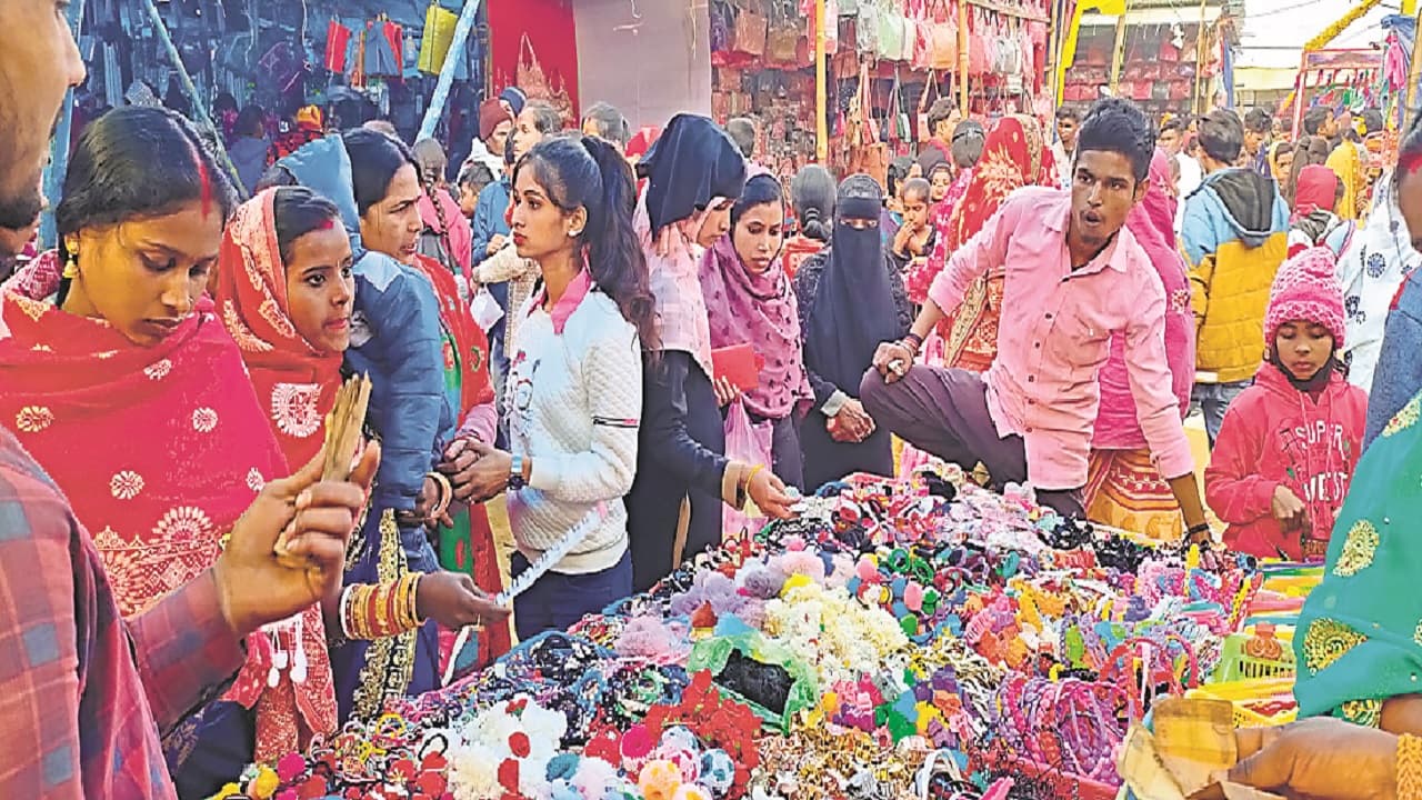 बिहार का मंदार महोत्सव 2023: बौंसी मेले में उमड़ रही भीड़, जानिये लोगों के लिए खास आकर्षण का केंद्र क्या है.. बिहार का मंदार महोत्सव 2023: बौंसी मेले में उमड़ रही भीड़, जानिये लोगों के लिए खास आकर्षण का केंद्र क्या है..