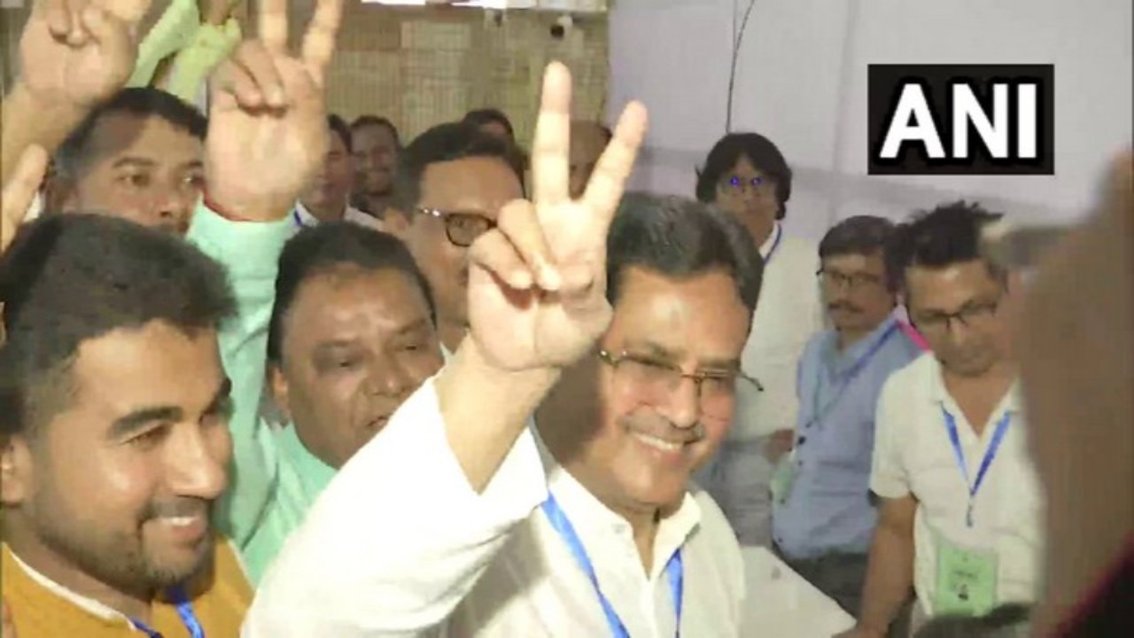 त्रिपुरा में महिला सीएम बनाने पर बीजेपी कर रही विचार! जानिए कहां जाएंगे ‘माणिक साहा’?