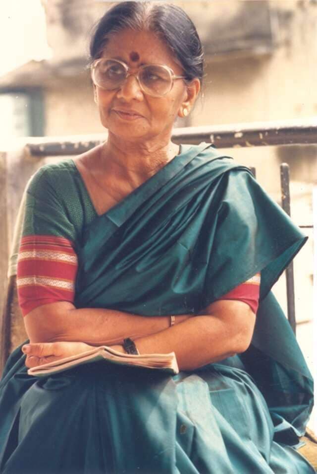 हिंदी की सुप्रसिद्ध कथाकार मन्नू भंडारी का निधन, आपका बंटी और महाभोज हैं कालजयी रचनाएं हिंदी की सुप्रसिद्ध कथाकार मन्नू भंडारी का निधन, आपका बंटी और महाभोज हैं कालजयी रचनाएं