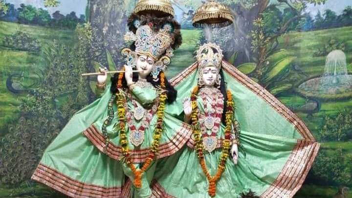 Radha Ji Ki Aarti: राधा अष्टमी व्रत आज. इस आरती के बिना राधा जी की पूजा रह जाएगी अधूरी