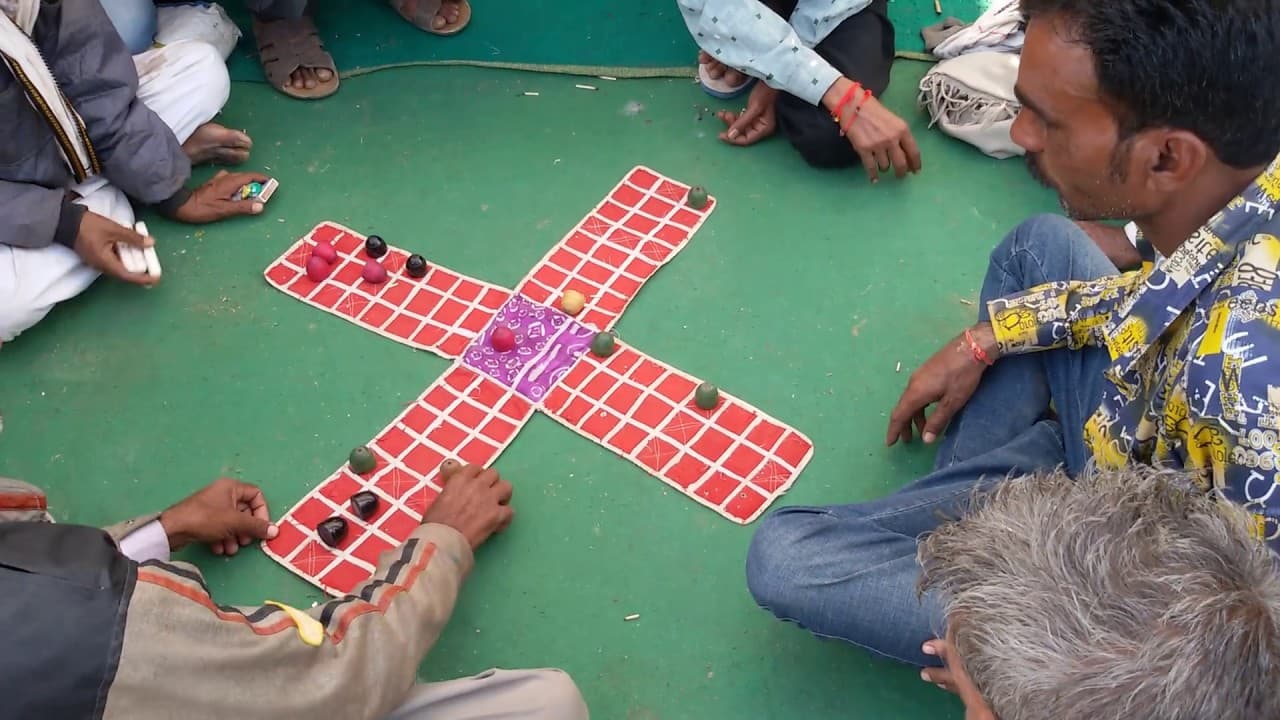 Kojagara Laxami Puja 2020 Date: मिथिला का लोकपर्व कोजागरा आज, पच्चीसी खेलने की तैयारी में जुटे लोग