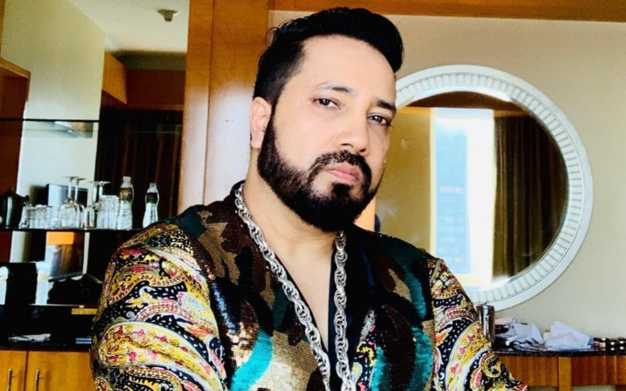 Entertainment News: मीका सिंह ने इस वजह से किया पीएम मोदी को सलाम, वीडियो शेयर कर लिखा- आपको थैंक्यू…
