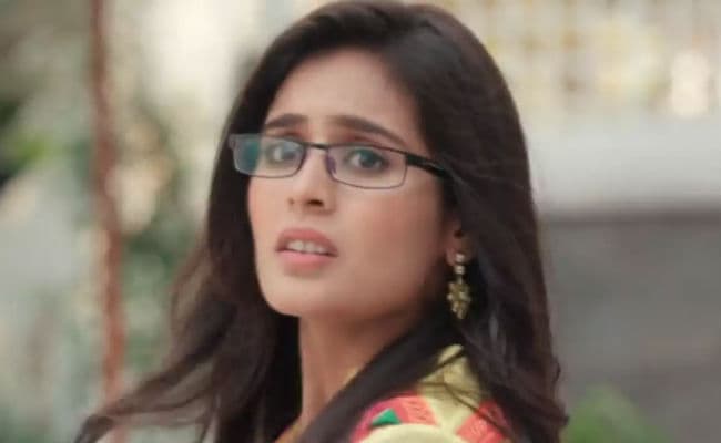 Yeh Rishtey Hai Pyaar Ke Spoiler Alert: सबूत जुटाने वरुण के कमरे में चुपके से पहुंचेगी मिष्टी, क्या होंगी कामयाब?