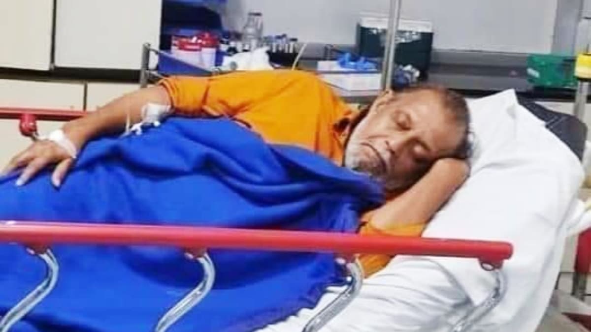 Mithun Chakraborty अस्पताल में हुए एडमिट? वायरल तसवीर देख घबराए फैंस, बेटे मिमोह ने दिया हेल्थ अपडेट