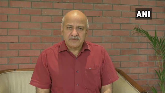 अपने लोगों को मरने छोड़कर केंद्र सरकार ने वैक्सीन दूसरे देशों को भेजा, मनीष सिसौदिया ने कोरोना की दूसरी लहर में हुई मौत के लिए मोदी सरकार पर ऐसे बोला हमला