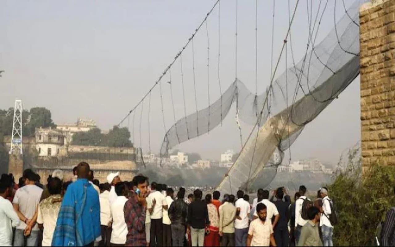 Morbi Bridge Collapse: ‘पुल को नहीं खोला जाना चाहिए था’, Civic Body ने गुजरात त्रासदी को स्वीकार किया