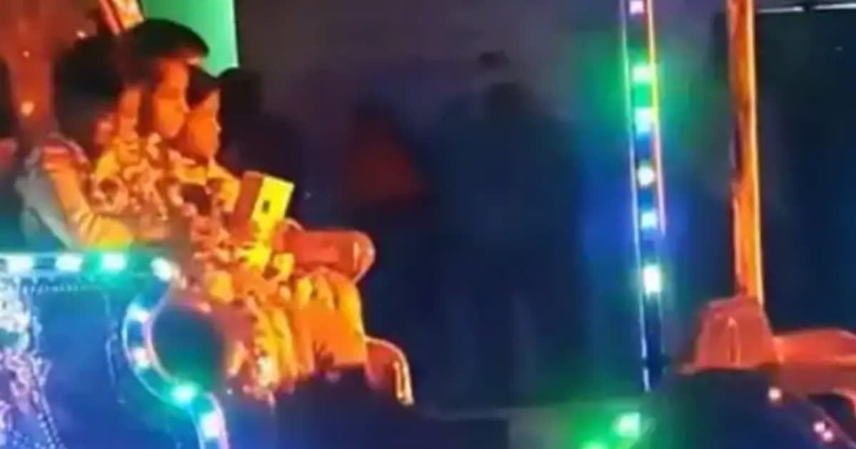 MP News: बेटी की ख्वाईश हुई पूरी! चाय बेचने वाले पिता ने पहली बार खरीदा मोबाइल, गाजे-बाजे के साथ पहुंचा घर…